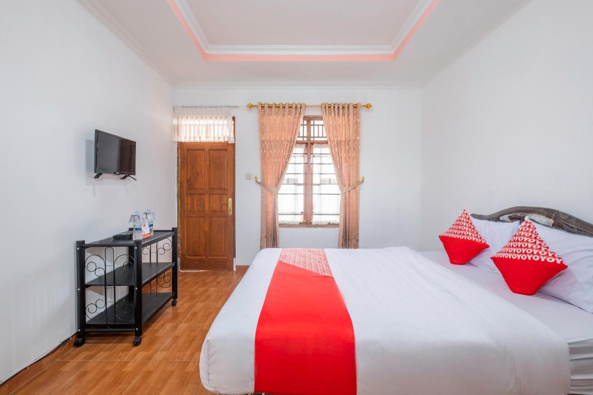 Hotel Capital O 1541 Puri Cikole Asri Lembang Exterior foto