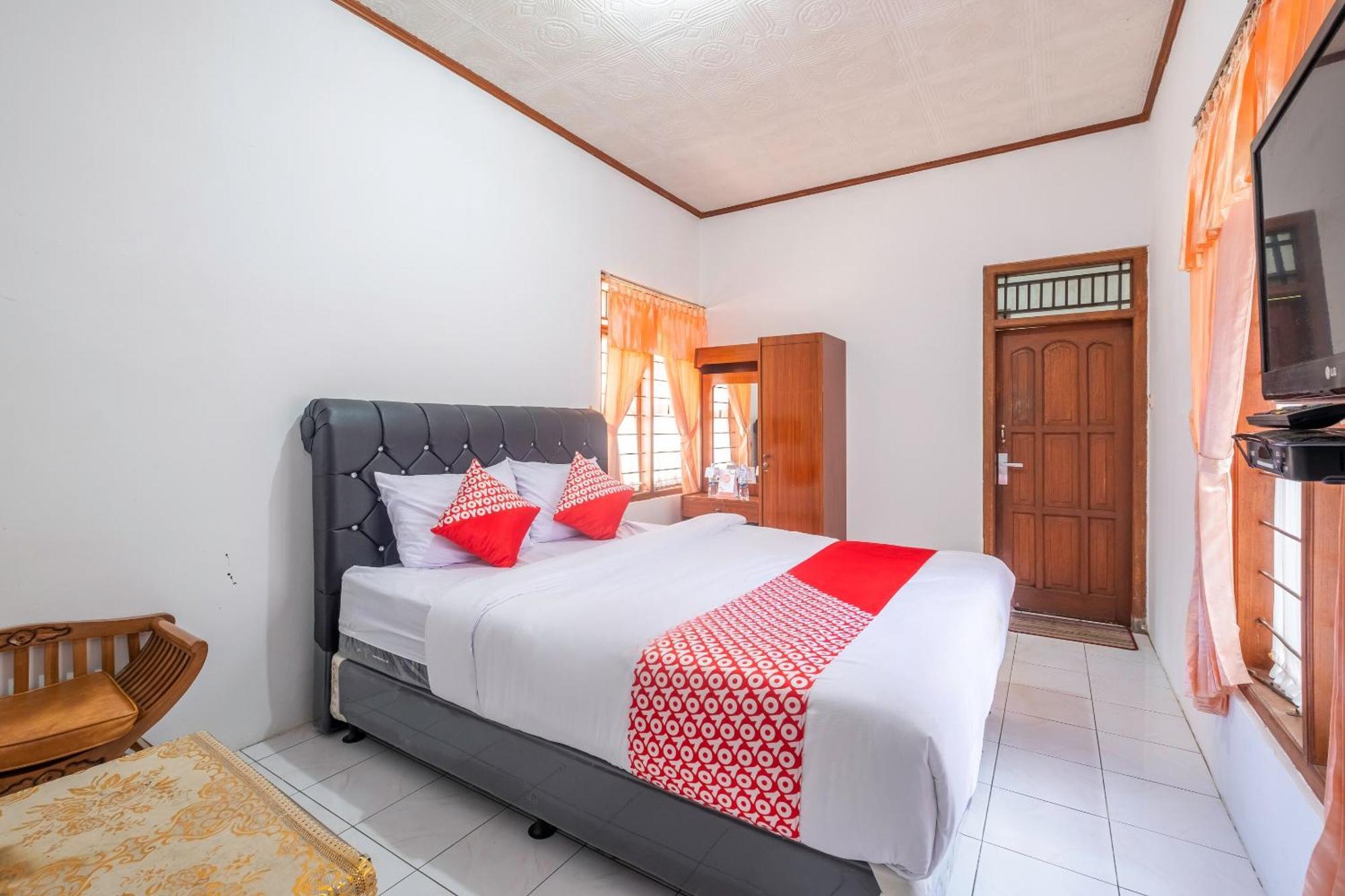 Hotel Capital O 1541 Puri Cikole Asri Lembang Exterior foto
