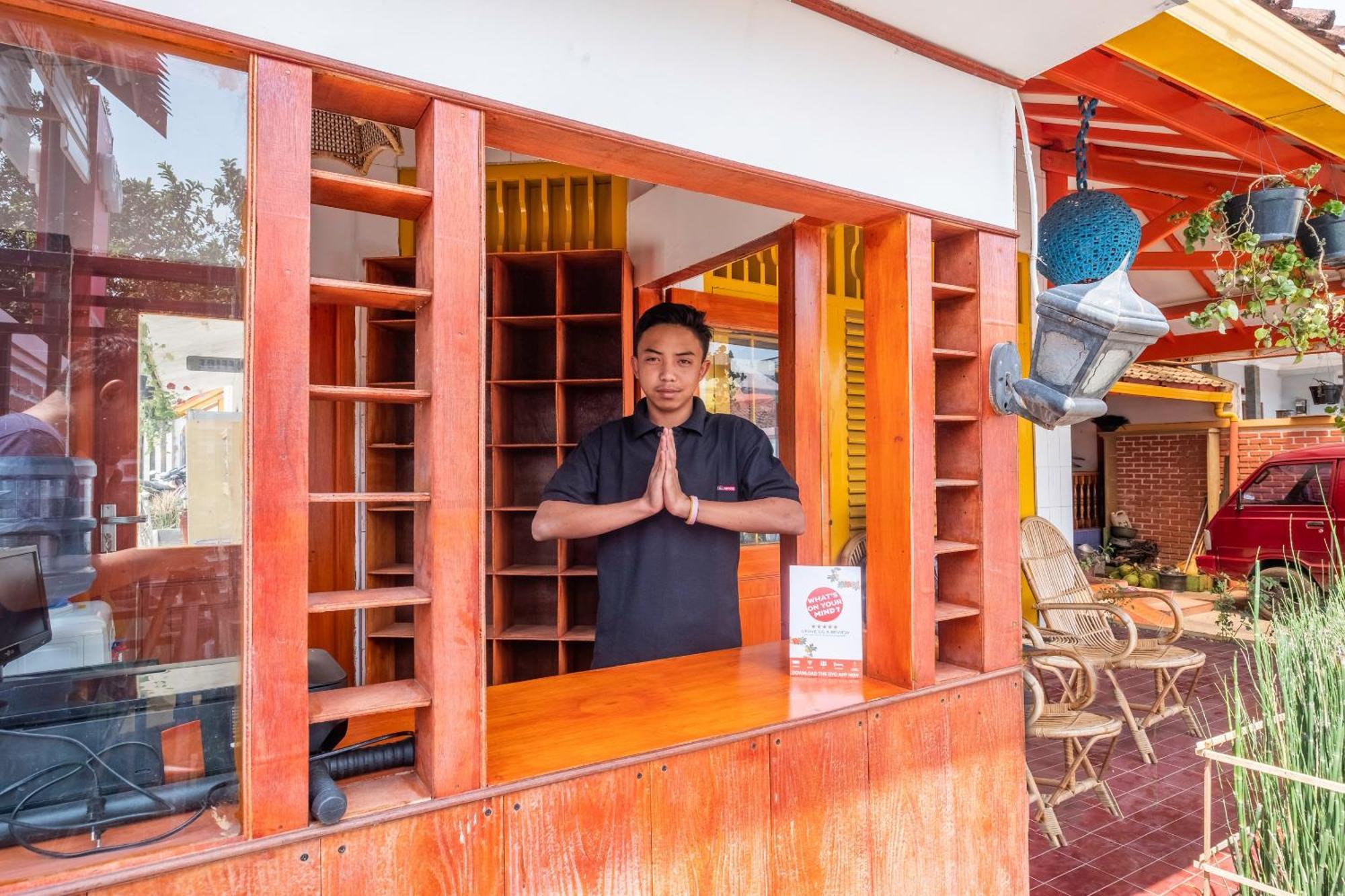 Hotel Capital O 1541 Puri Cikole Asri Lembang Exterior foto